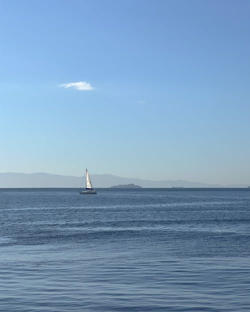 Photos gratuites de bateau, ciel bleu clair, fond d'écran 4k