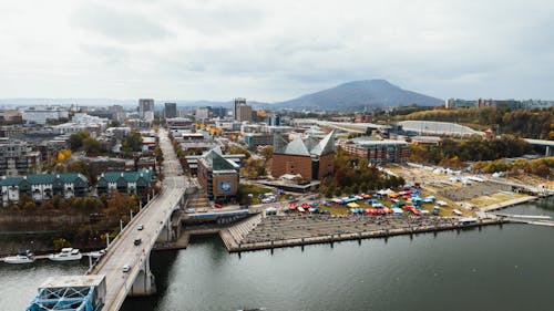 Small Towns Across the U.S. That Glow with True Fall Charm and Warmth