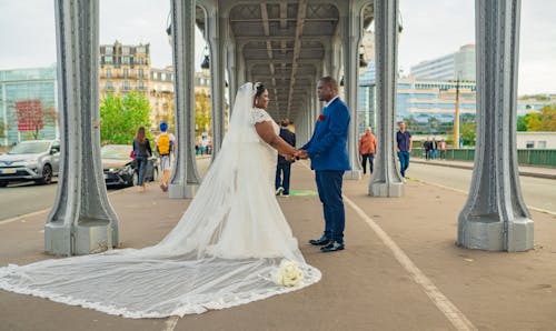 Foto profissional grátis de amor, casal negro, festa de casamento
