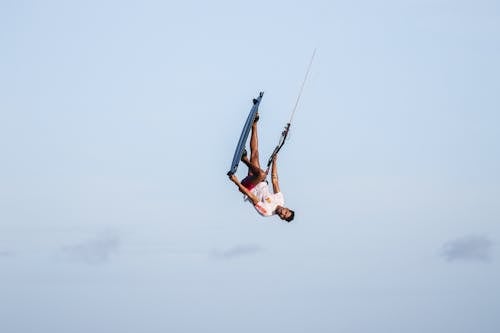 Foto stok gratis adrenalin, di udara, laki-laki