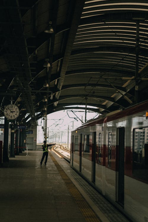 Darmowe zdjęcie z galerii z dworzec kolejowy, kolej, lokomotywa