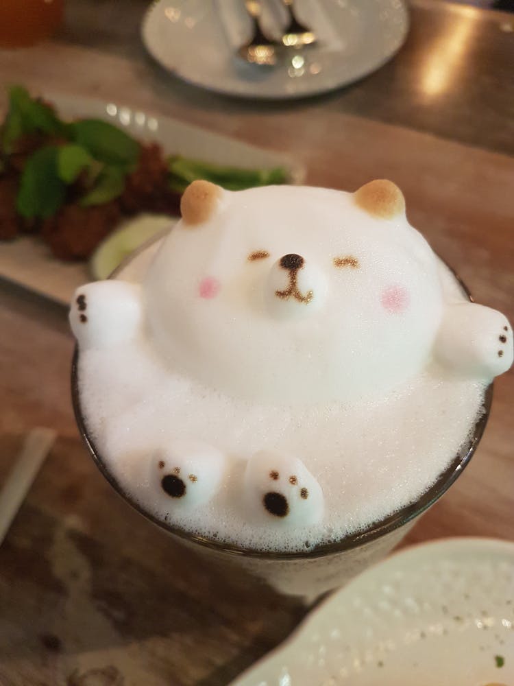 Extensional Latte Art With Bear On Top