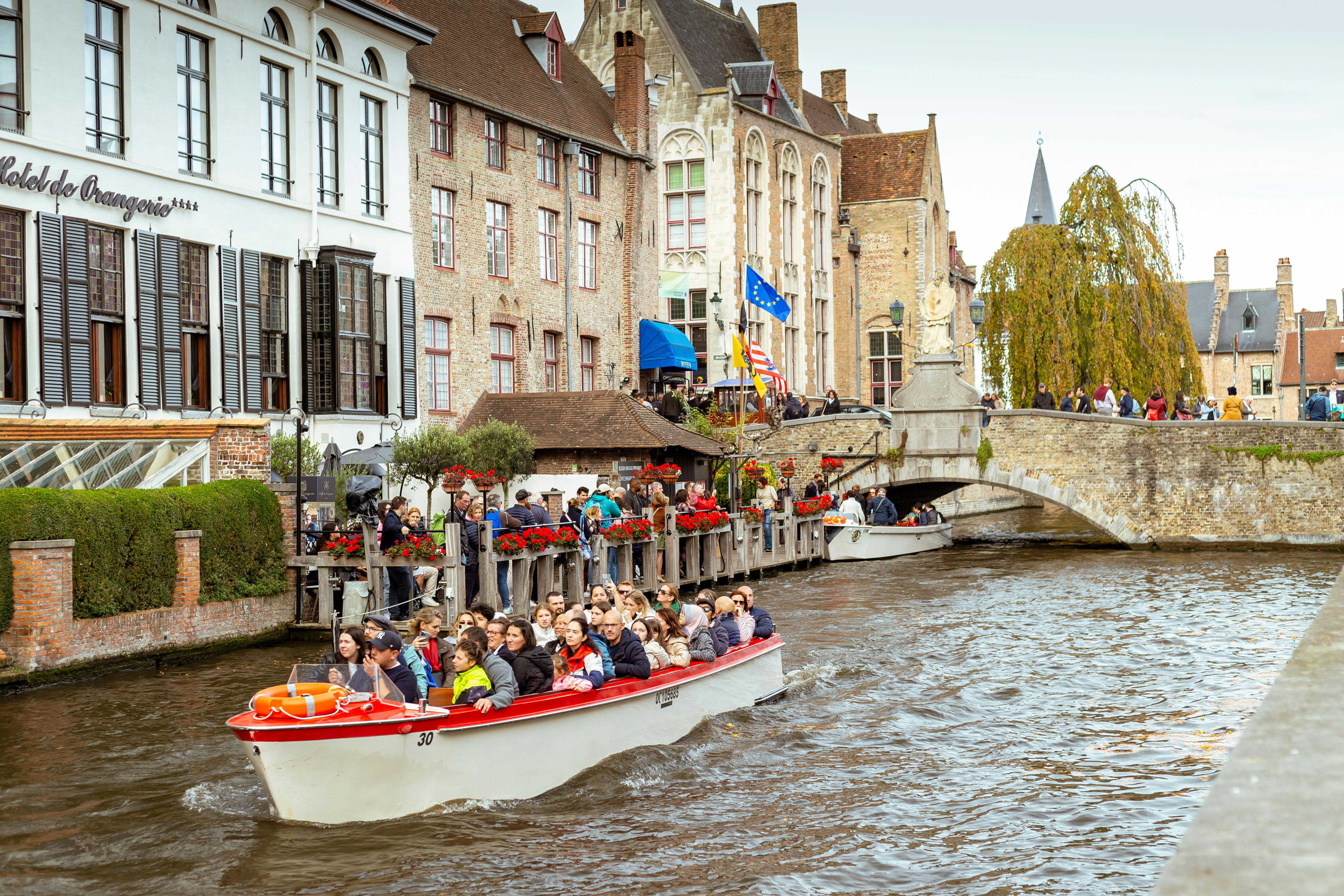 Free boat rides, health camps mark Women’s Day fete — Photo by Miguel  Arcanjo Saddi on Pexels