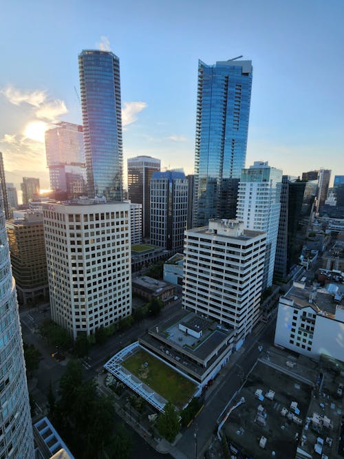 Foto profissional grátis de arquitetura contemporânea, arranha-céu, arranha-céus