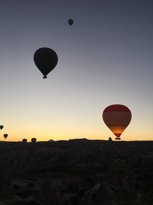 Darmowe zdjęcie z galerii z balony na gorące powietrze, latający, latanie
