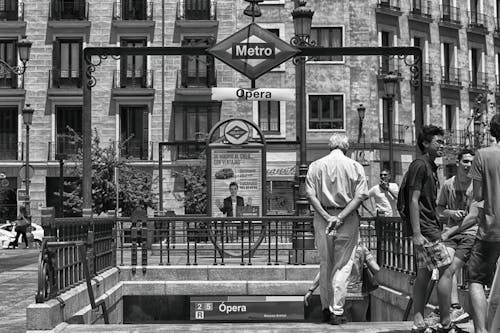 Foto stok gratis hitam & putih, kereta bawah tanah, lanmark