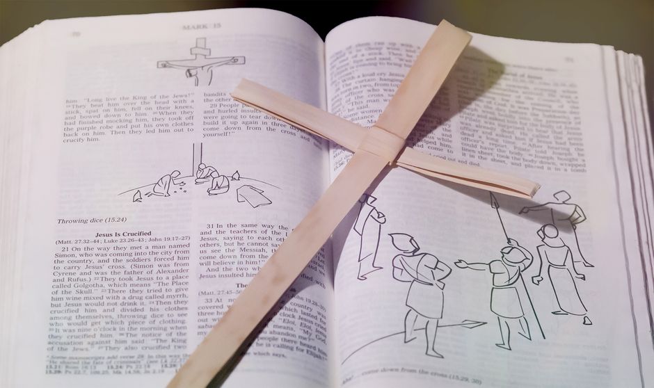 Bible and cross representing Christian approach to alcoholism help - Christian approach alcoholism help Bible and cross representing Christian approach to alcoholism help - Christian approach alcoholism help