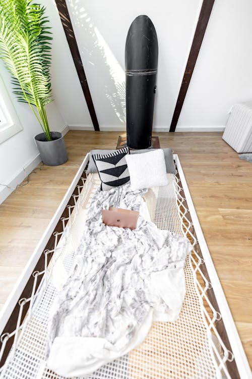 Darmowe zdjęcie z galerii z łóżko, minimalista, poduszki