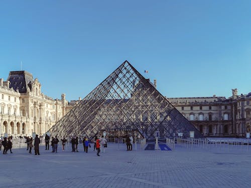 Základová fotografie zdarma na téma francie, lidé, louvre pyramid
