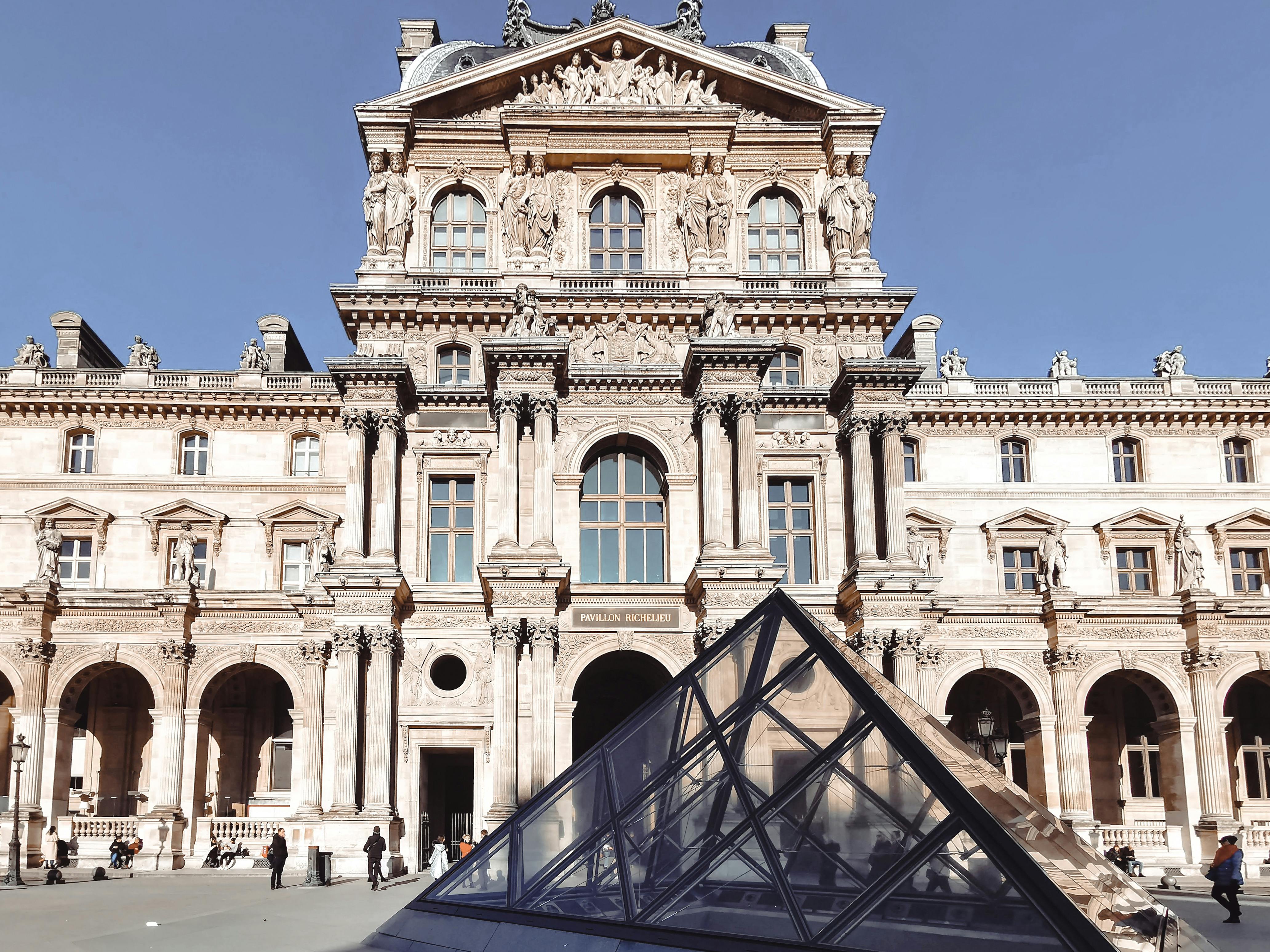 May 1st General Strike Disrupts Italian Airports and Business Travel — Photo by Mehmet Turgut  Kirkgoz on Pexels