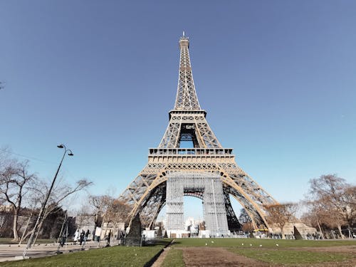 Fotobanka s bezplatnými fotkami na tému Eiffelova veža, modrá obloha, Paríž