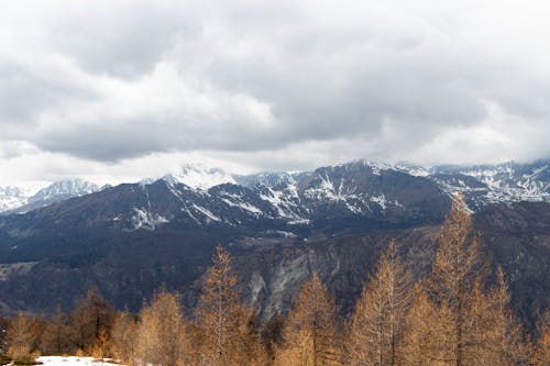 Fotobanka s bezplatnými fotkami na tému Alpy, hora, husté oblaky
