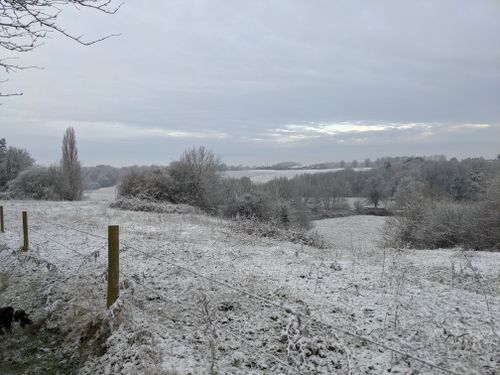 Free Snowy English countryside in winter Stock Photo