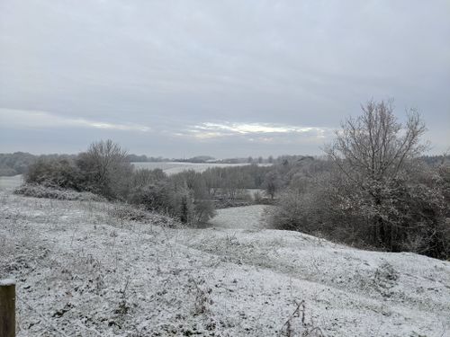 Free Snowy English countryside in winter Stock Photo