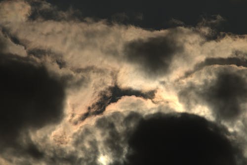 Darmowe zdjęcie z galerii z białe chmury, ciemne niebo, malowniczy