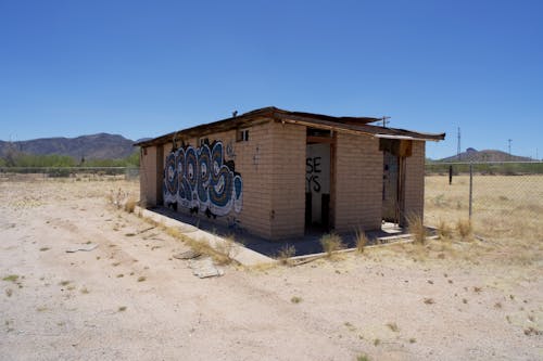 Foto profissional grátis de abandonado, apodrecer, apodrecimento