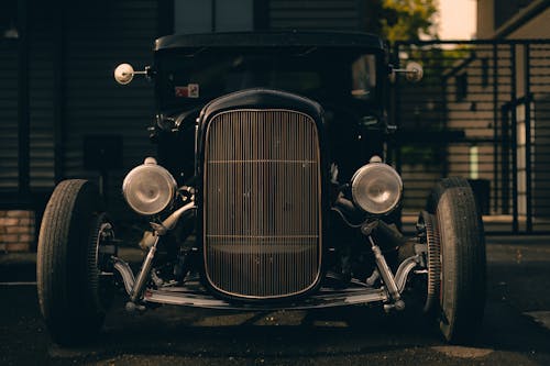 Những chiếc xe cổ luôn nổi bật và thu hút sự chú ý của mọi người với sự độc đáo và tinh tế trong từng chi tiết. Hãy cùng chiêm ngưỡng những hình ảnh đẹp mắt của những chiếc xe cổ này.