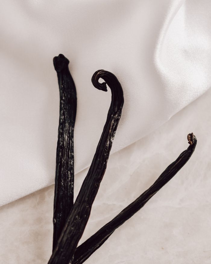 Cured vanilla beans