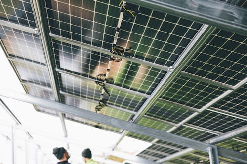 Storm-Proof Power: Solar Roofs or Generators for Fall?