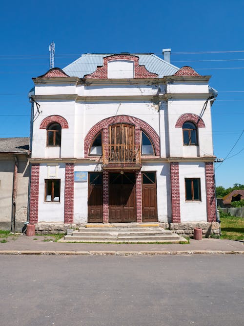 Building with Wooden Doors