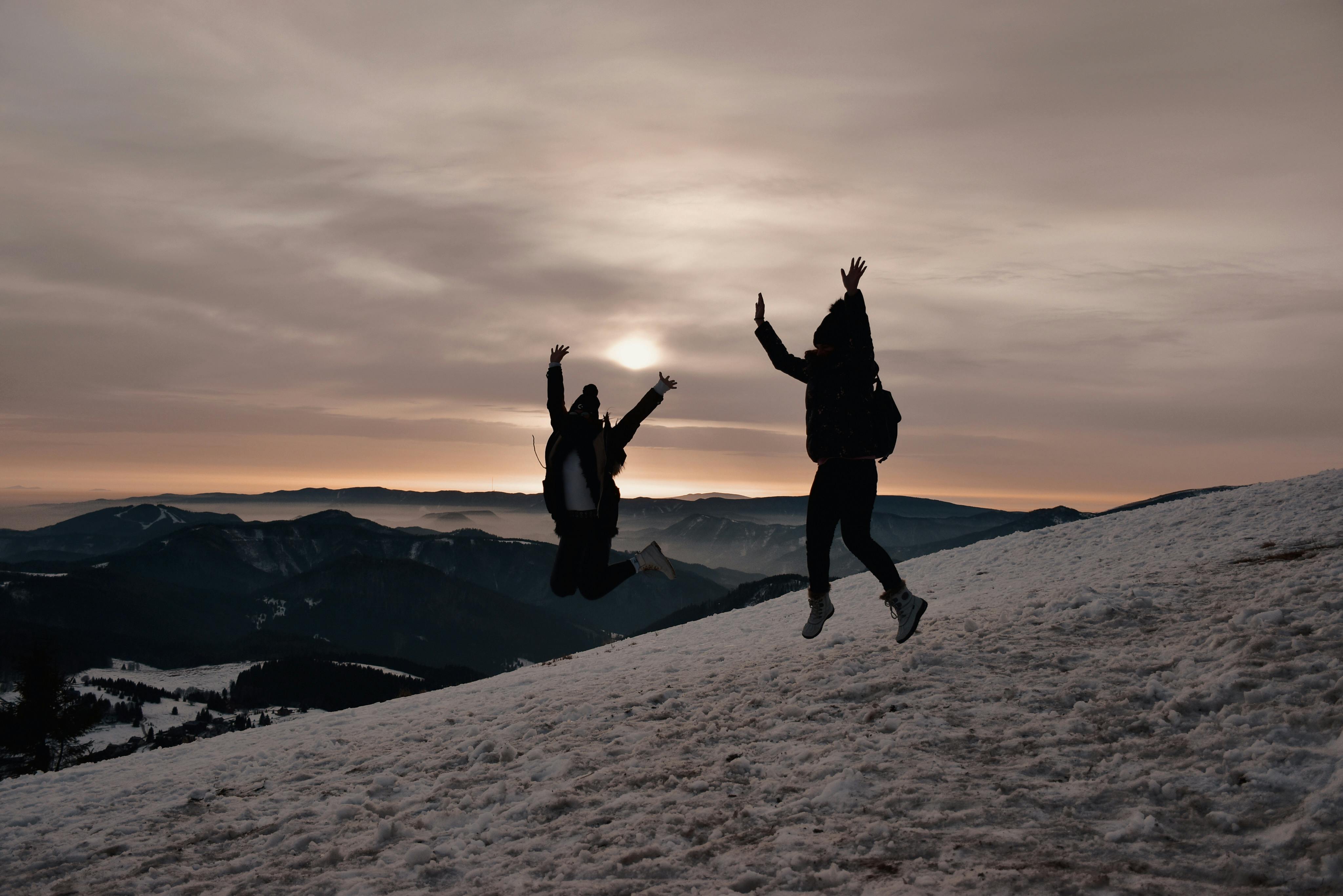 Suspended Mountain Climbers Photos, Download The BEST Free Suspended