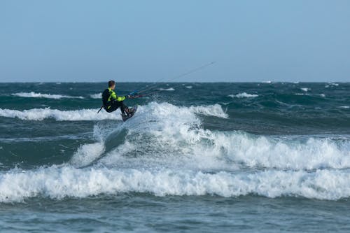 Fotobanka s bezplatnými fotkami na tému človek, kitesurfer, kitesurfing