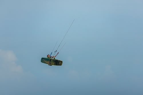 Fotos de stock gratuitas de acción, aerotransportado, cielo azul