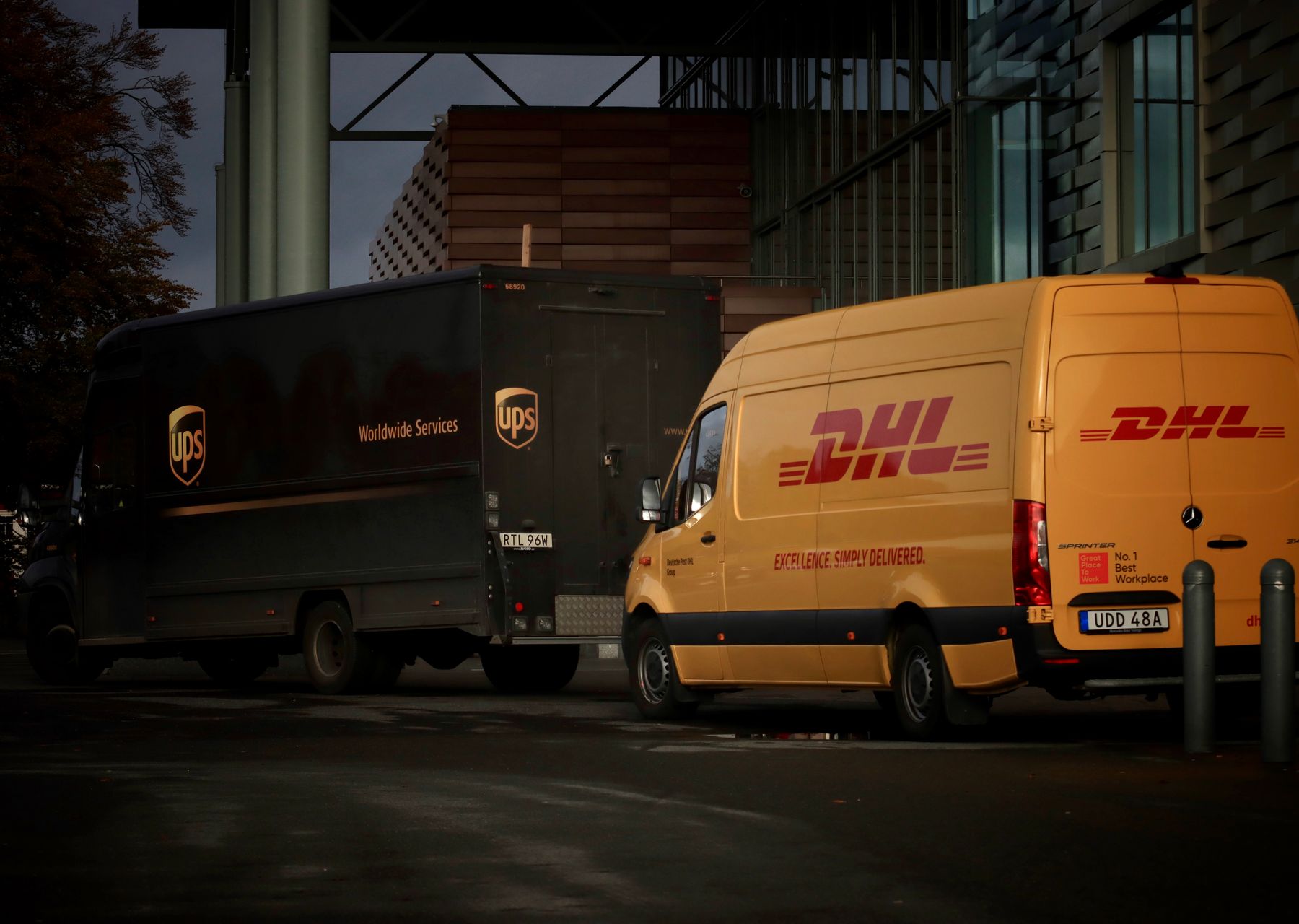 House removals in Wimbledon — crew wrapping and loading on moving day