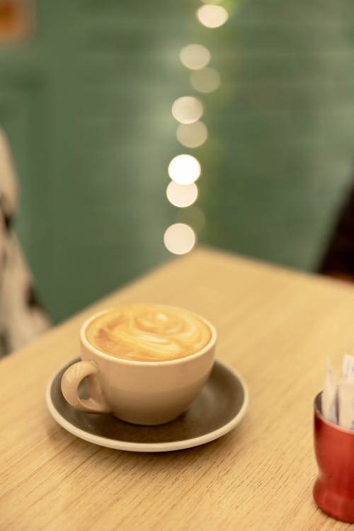 Ücretsiz ahşap, cappuccino, Çay içeren Ücretsiz stok fotoğraf Stok Fotoğraflar