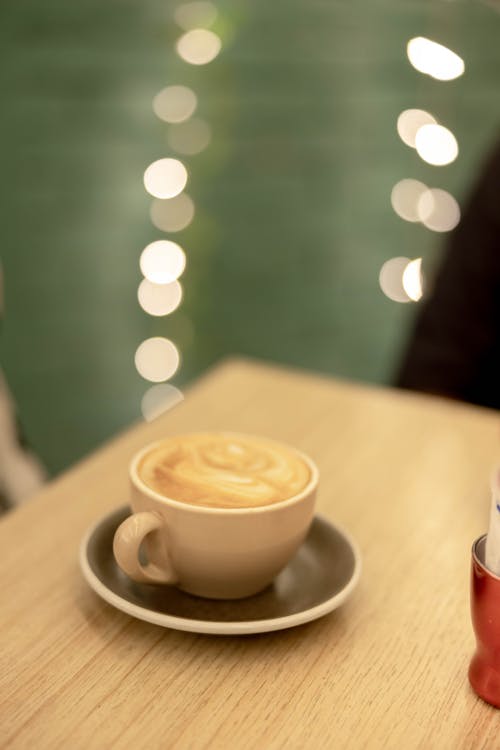 Ücretsiz ahşap, bulanıklık, cappuccino içeren Ücretsiz stok fotoğraf Stok Fotoğraflar