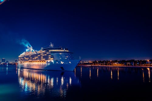Kostenloses Stock Foto zu ferien, königliche karibik, kreuzfahrtschiff