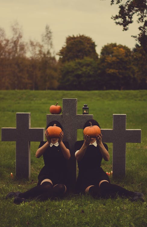 カボチャ ハロウィン 墓の無料の写真素材
