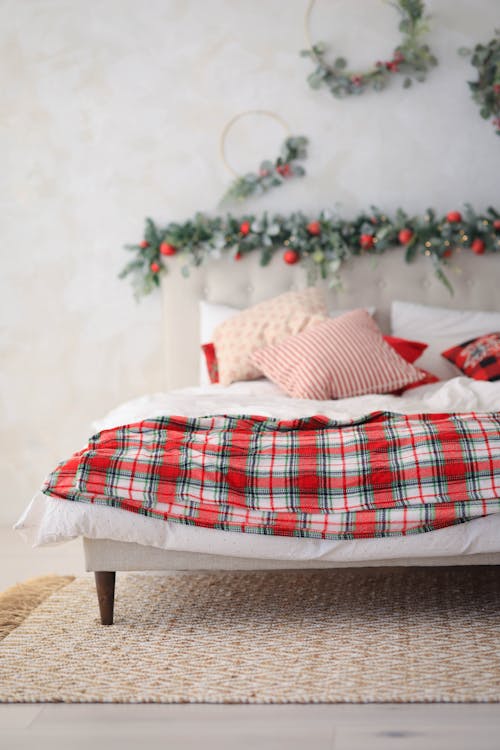 Immagine gratuita di biancheria da letto di natale, camera, cuscini natalizi