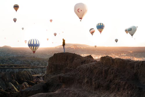 Immagine gratuita di cappadocia, formazioni rocciose, guardando