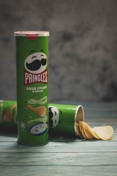 Sour Cream And Onion Flavored Potato Chips