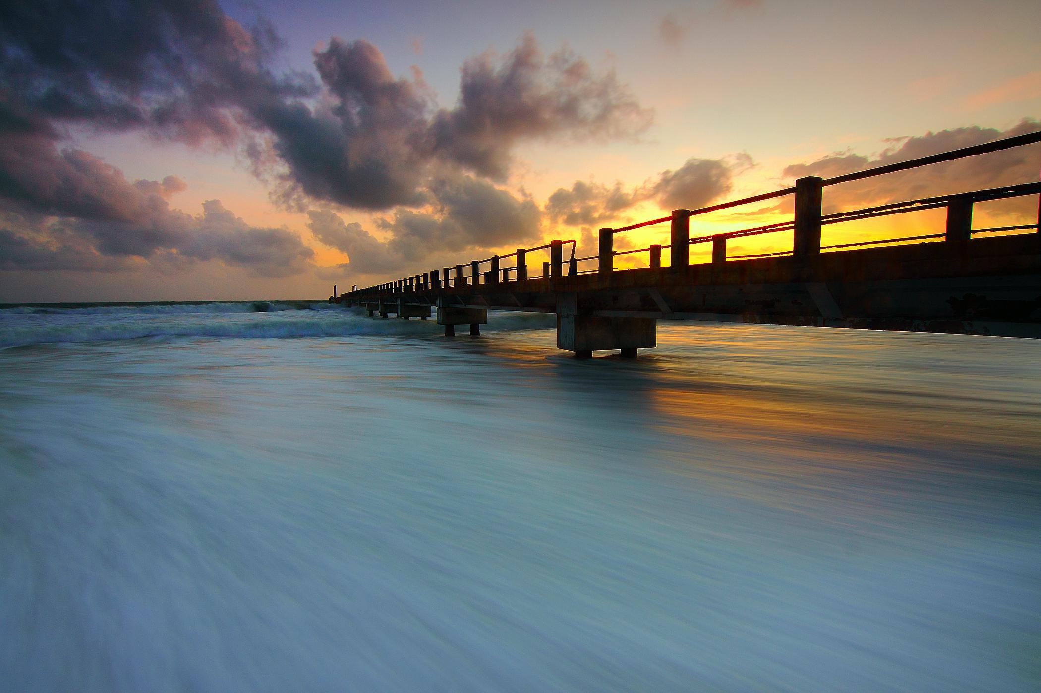 One Point Perspective Photo of Brown Concrete Bridge ... - 2100 x 1399 jpeg 470kB