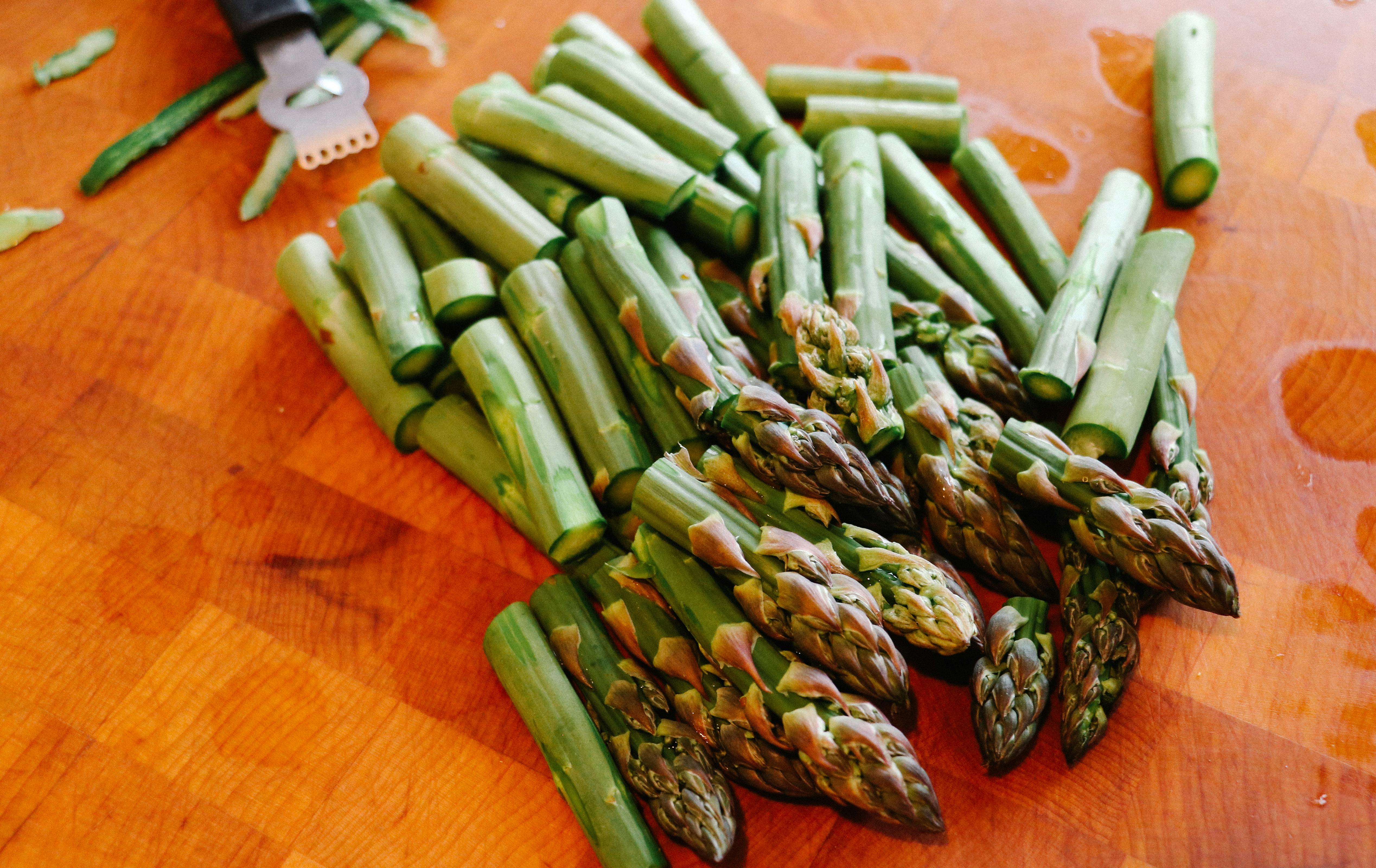 Sliced green asparagus. | Photo: Pexels