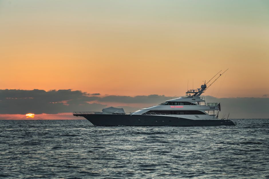 luxury yacht at sunset representing liquidity and capital preservation luxury yacht at sunset representing liquidity and capital preservation