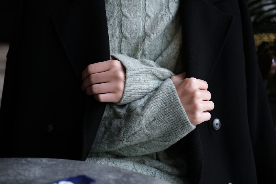 검은 코트, 겉옷, 겨울 시즌의 무료 스톡 사진