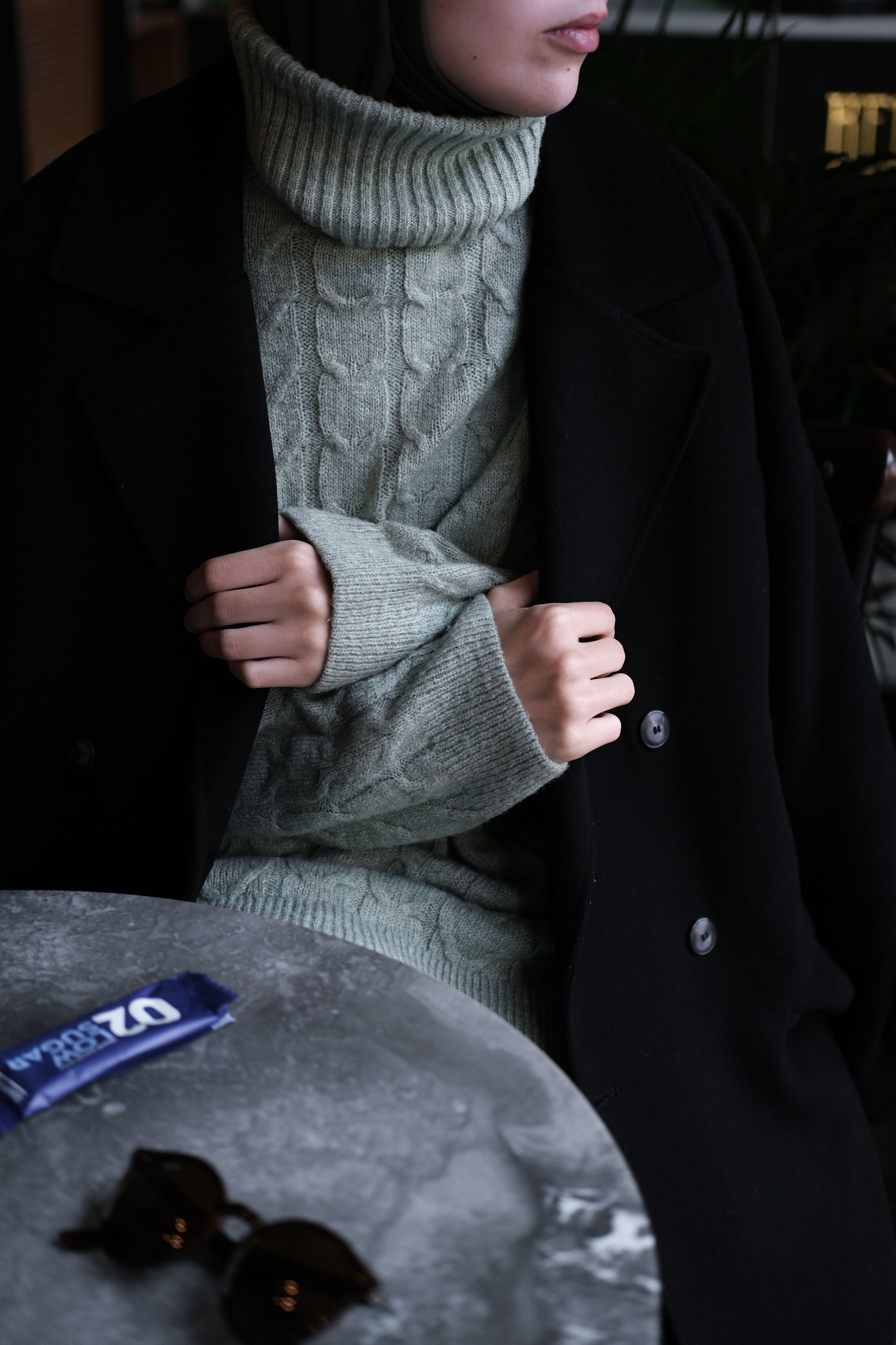 Blusa de Frio Gola Alta Preta