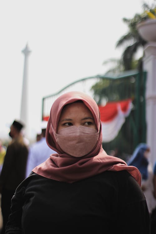 Kostnadsfri bild av ansiktsmask, hijab, kvinna