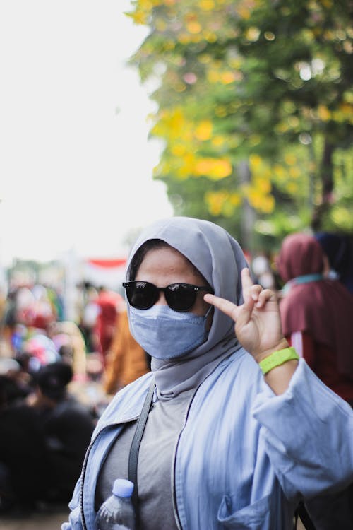Kostnadsfri bild av ansiktsmask, Freds märke, hijab