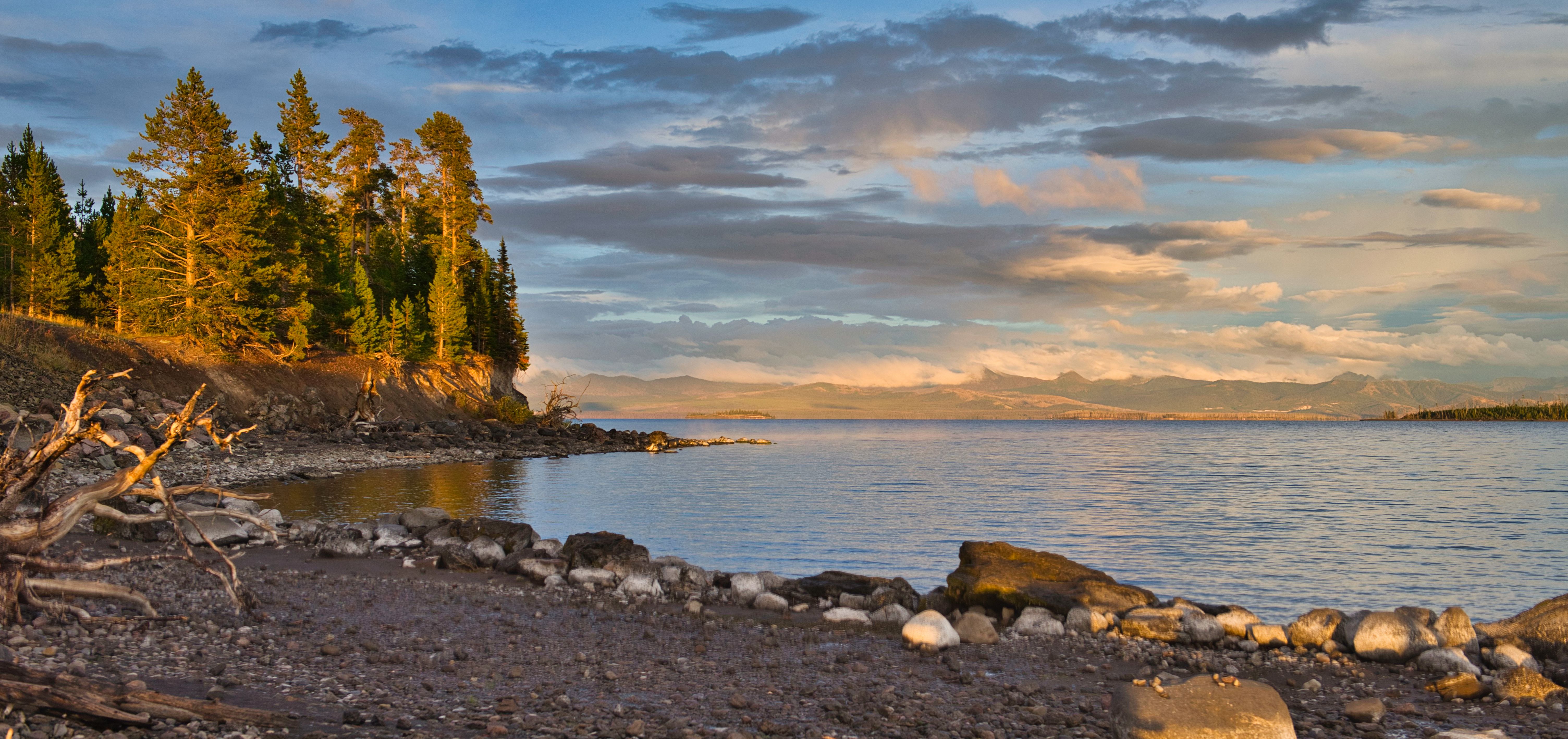 Yellowstone Lake - Plus grand lac montagneux des États-Unis