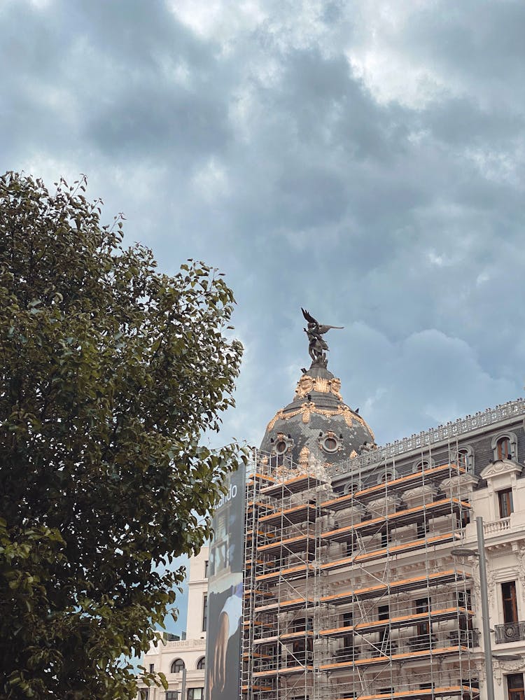 Restoration Of The Metropolis Building In Madrid, Spain