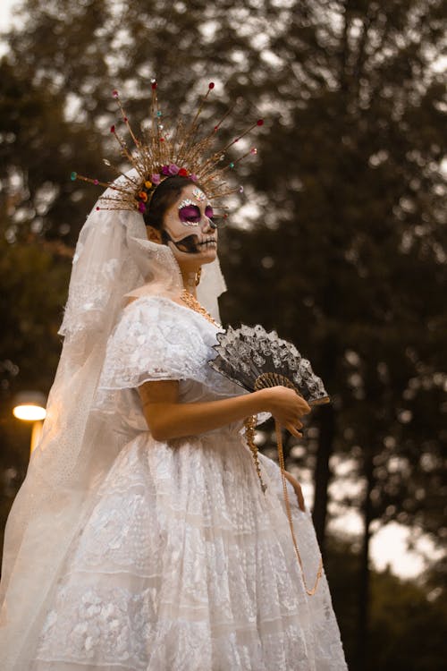 Woman Wearing Wedding Dressas Dia De Los Muertos Costume
