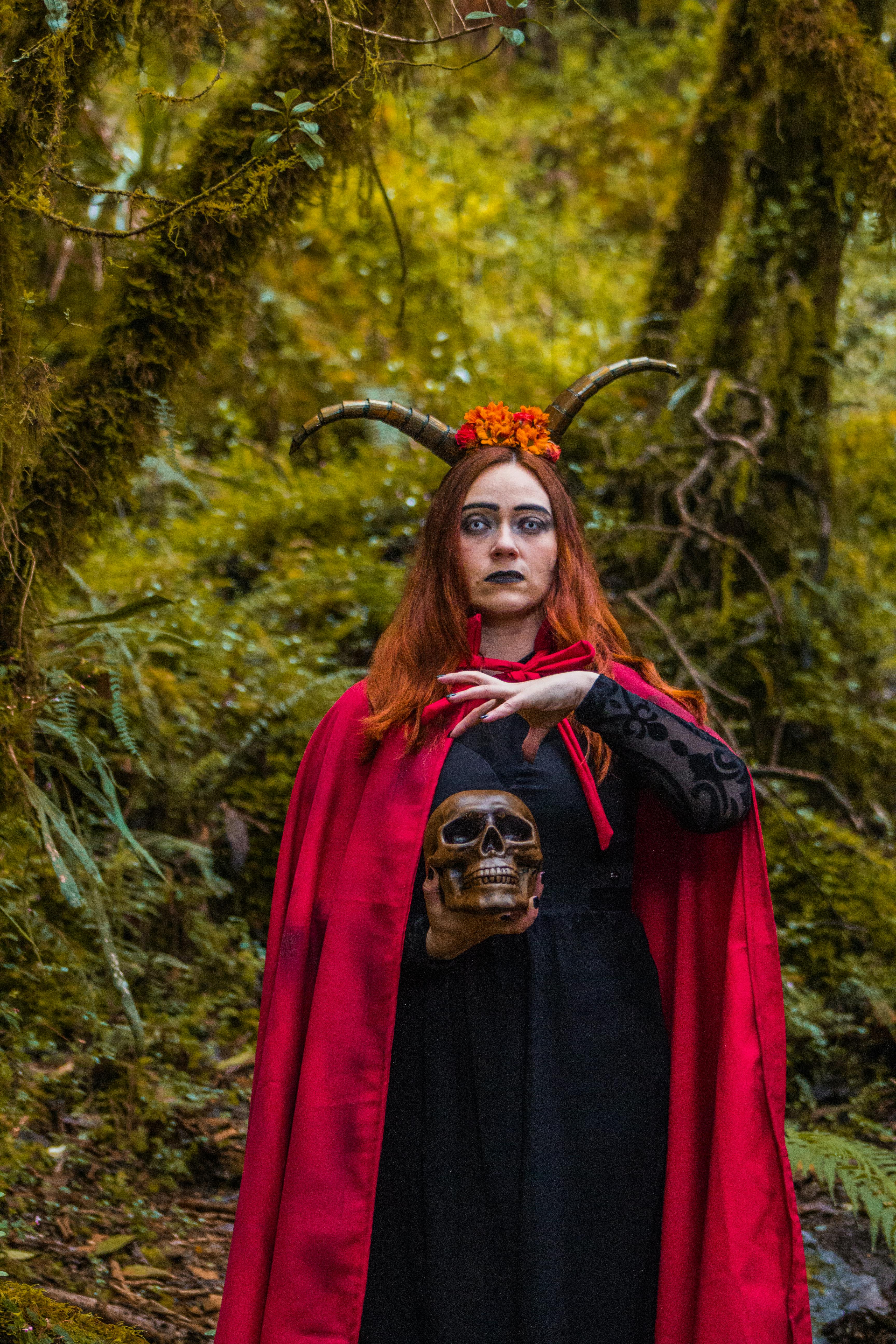 grátis Foto profissional grátis de assustador, aventura, cabelo vermelho Foto profissional