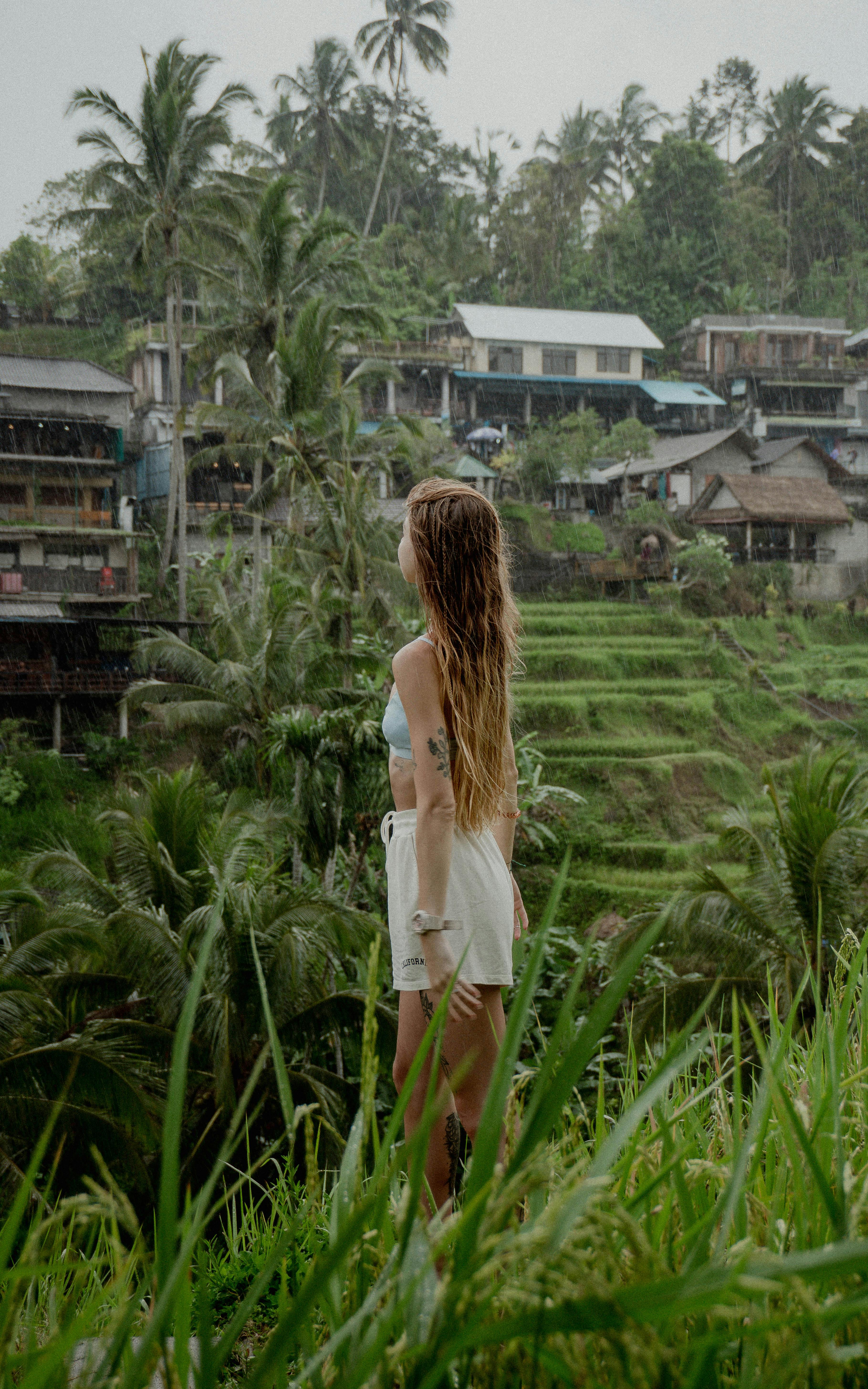 Which philosopher believes the least humans are naturally equal?