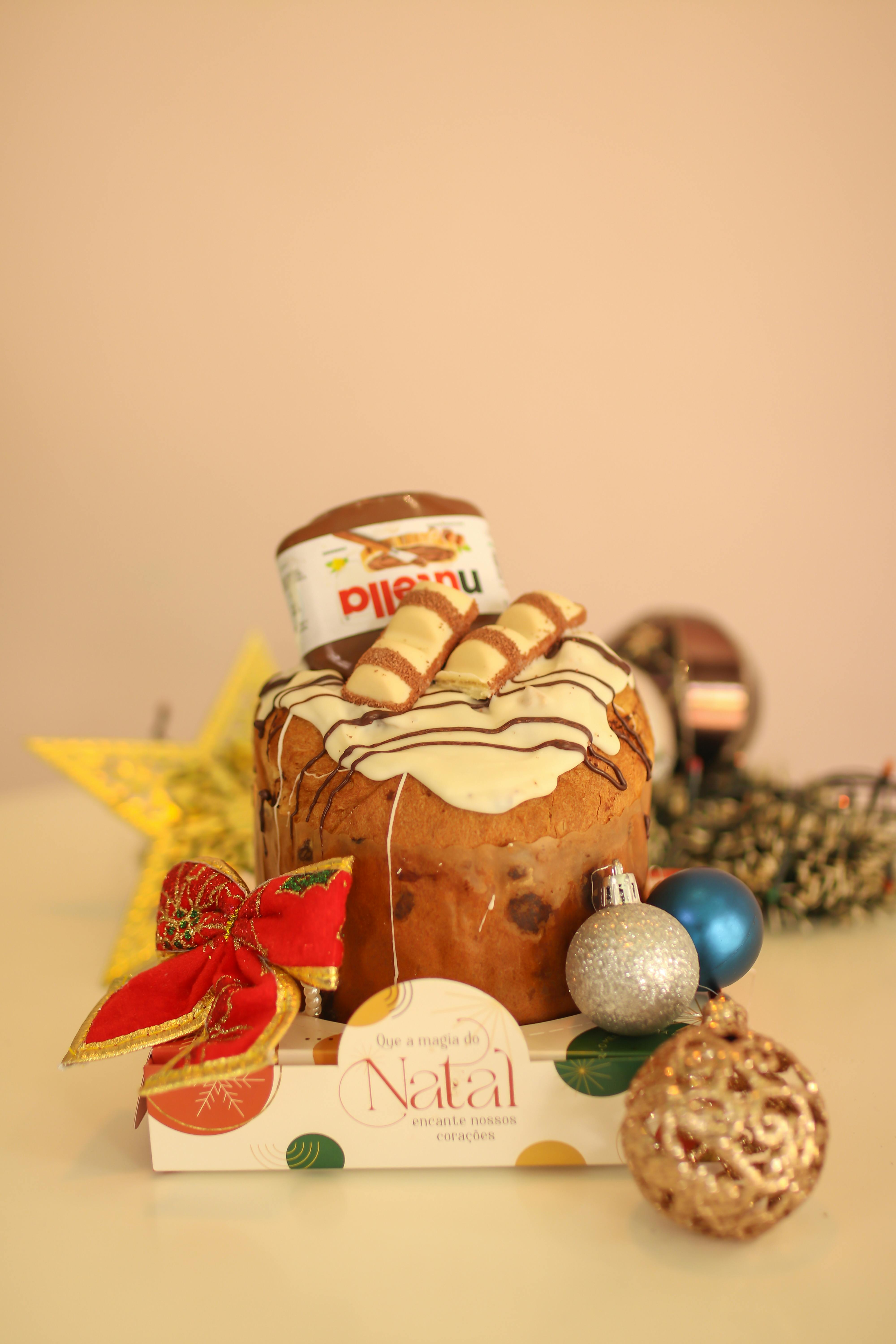 Close up on Triangular Cake with Sauce · Free Stock Photo