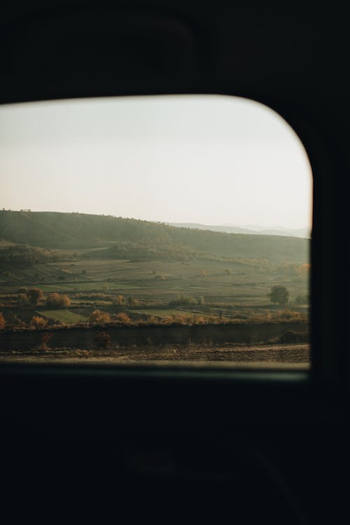 Fotobanka s bezplatnými fotkami na tému cesta, hory, okná