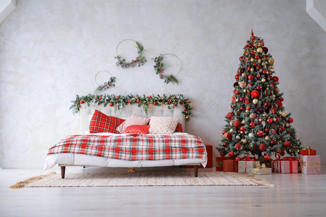 Gratis Fotos de stock gratuitas de adorno de navidad, árbol de Navidad, cama Foto de stock